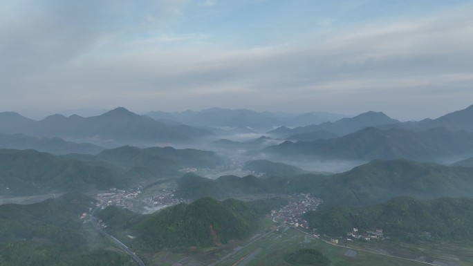 航拍江南浙江山区乡村水墨早晨云雾晨雾诸暨