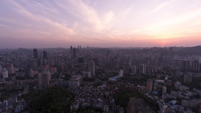 延时城市白天到夜晚贵阳夕阳天空灯黄酒绿