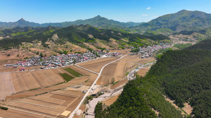 北方山区农村农田农舍