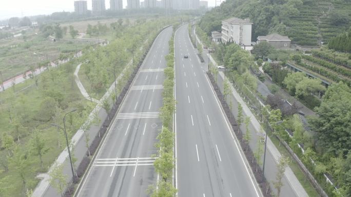 航拍疫情下的公路