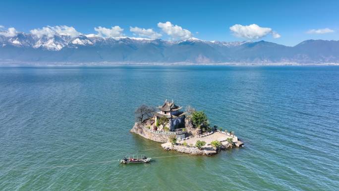 洱海有一个带寺庙的岛