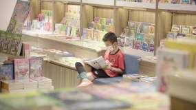 儿童书店亲子阅读视频素材