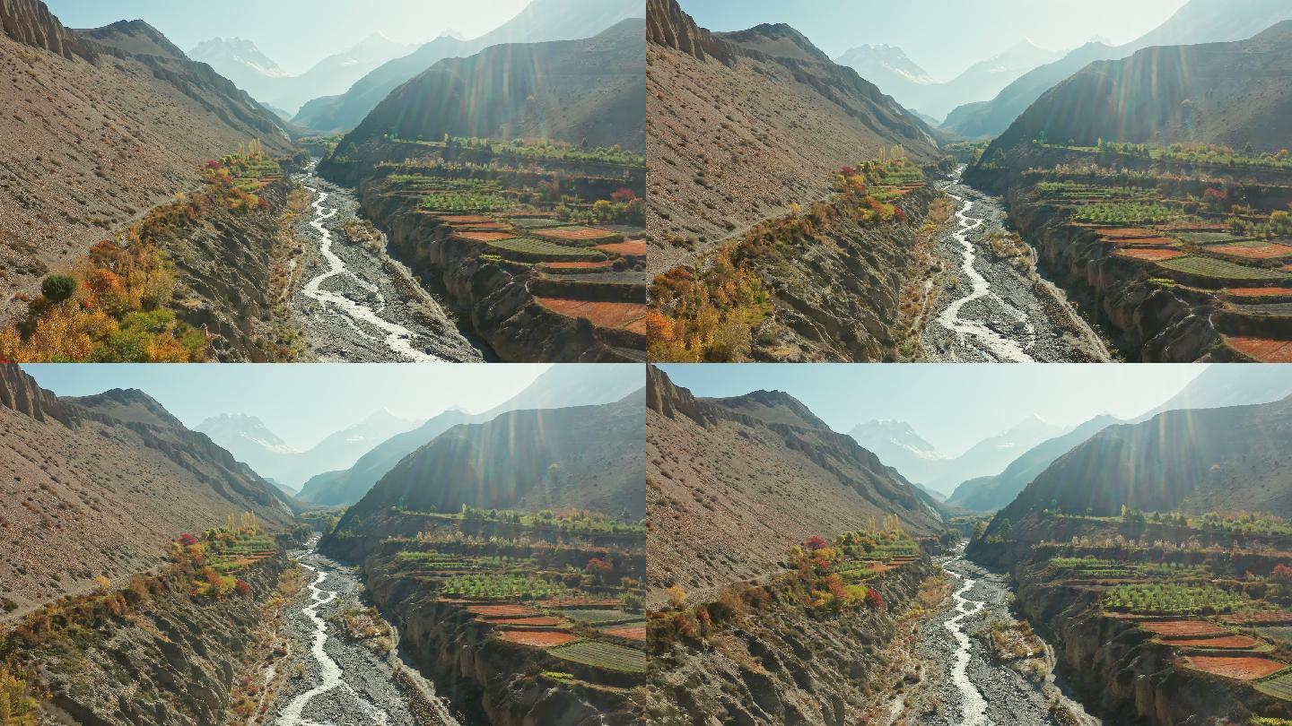 尼泊尔卡格贝尼农田和卡利甘达基河床