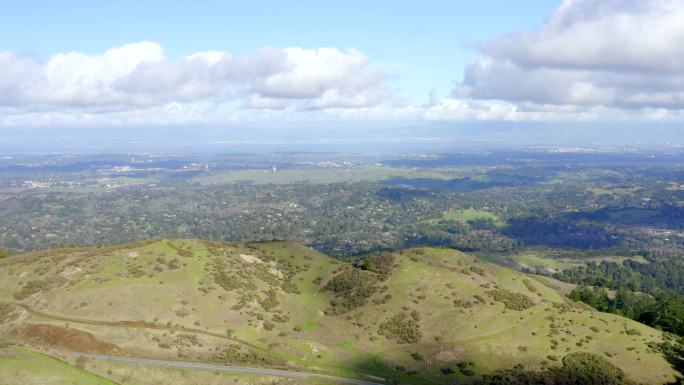 硅谷美丽的风景。无人机空中录像。