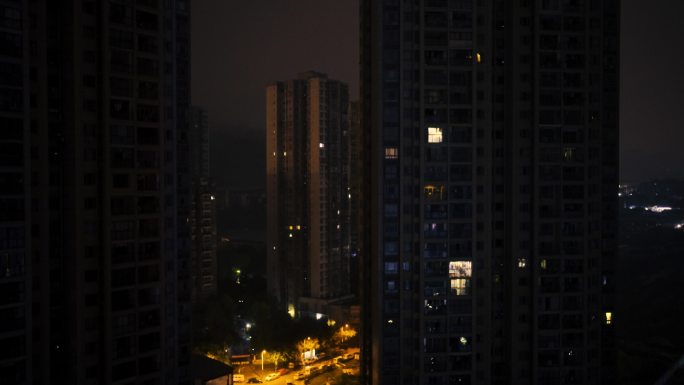 城市城市深夜下雨天小区夜晚雨水