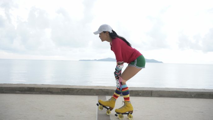 亚洲女子直列溜冰或轮滑。