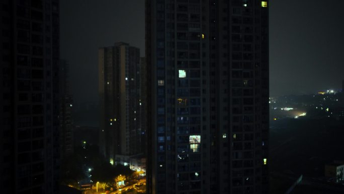 城市深夜下雨天小区夜晚雨水