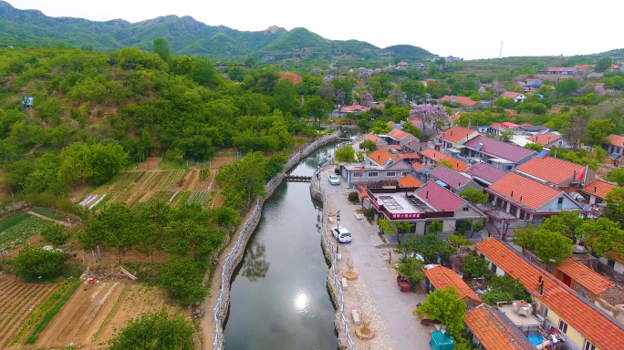 北方山村，航拍杨家山里