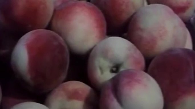 80年代水果丰收桃子樱桃苹果