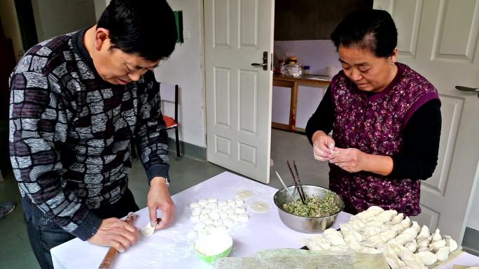 包中国饺子团圆饭年三十包饺子