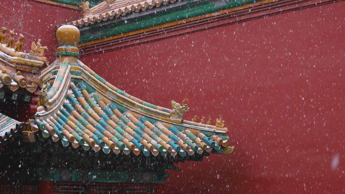 中国传统风格的雪地凉亭