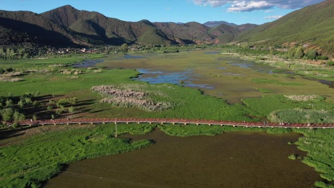 原创 四川凉山州泸沽湖草海走婚桥自然风光