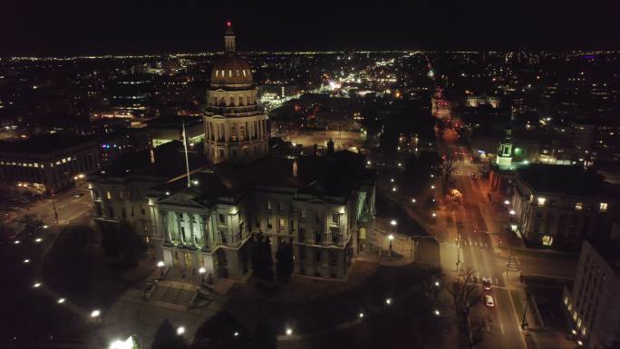 科罗拉多州丹佛市科罗拉多州国会大厦夜间无人机拍摄