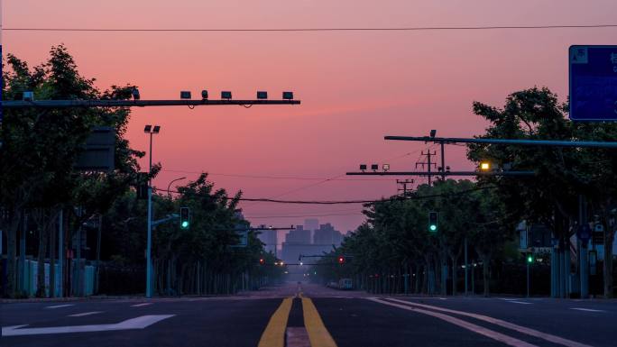 【4K】空荡道路尽头的日出延时