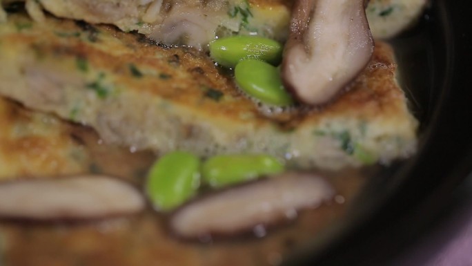 【镜头合集】砂锅海鲜饼  (3)