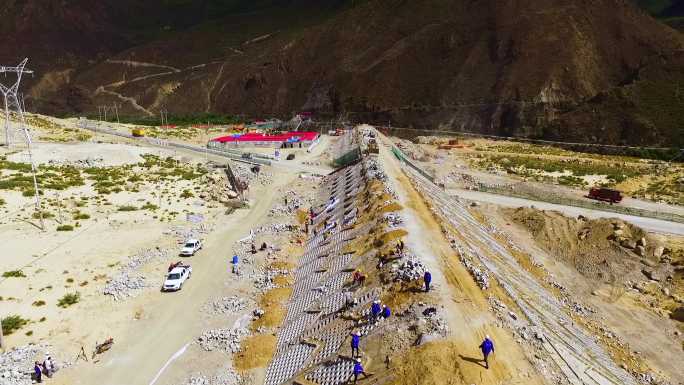 川藏铁路 基础建设 民生工程 辛勤劳动