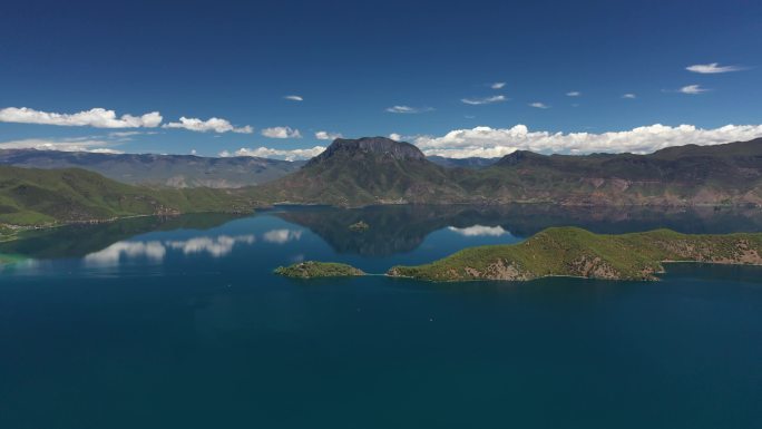 原创 云南泸沽湖格姆女神山自然风光航拍