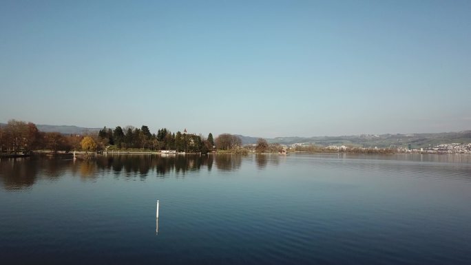 航拍森林海岸湖面