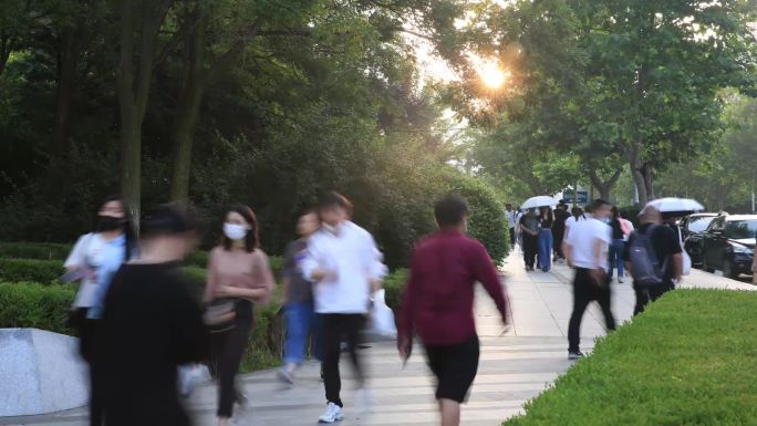 大连高新园区火炬路人流延时素材