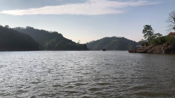 湖泊 青山 阳明湖 绿水