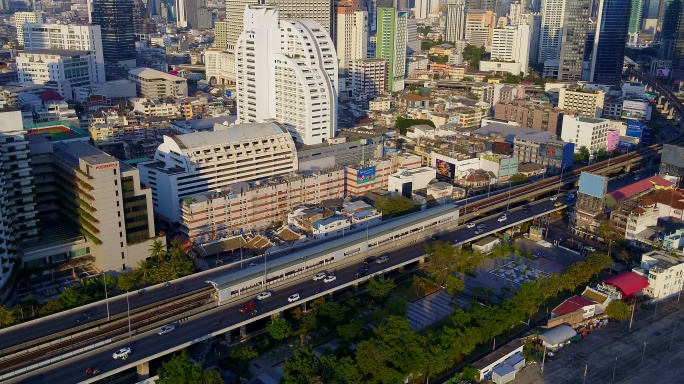 曼谷天空火车站。鸟瞰图，缩小