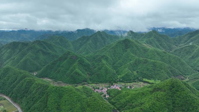 航拍浙江杭州绍兴龙门山脉青山白云云雾早晨