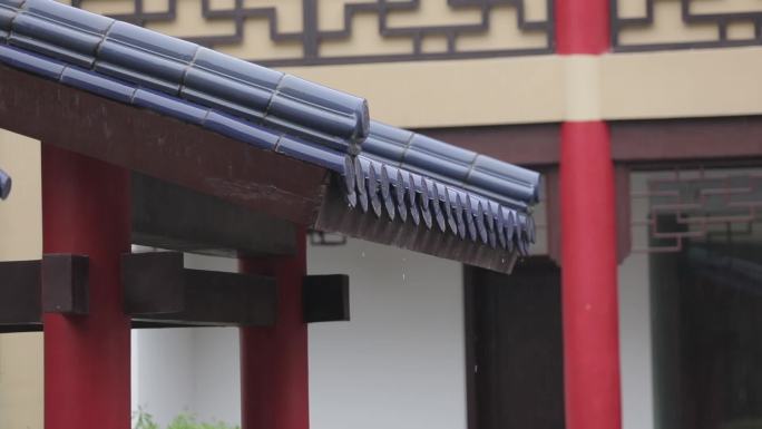 小雨下寺庙