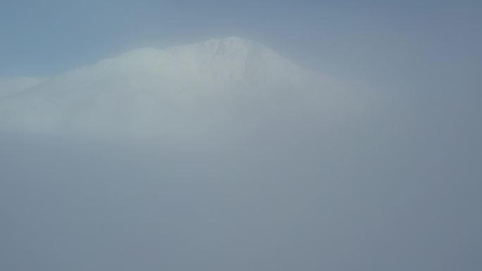 新疆阿勒泰禾木雪景云海