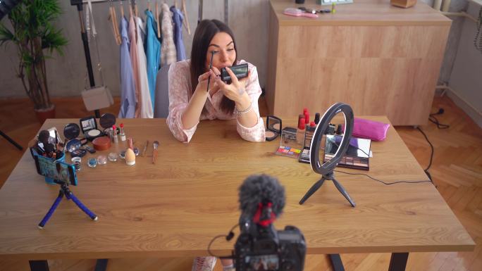 Vlogger录制化妆教程