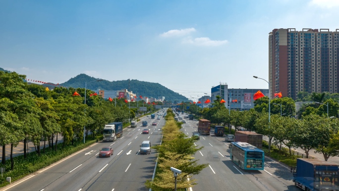 深圳 车来车往 城市人流 人群 绿皮火车