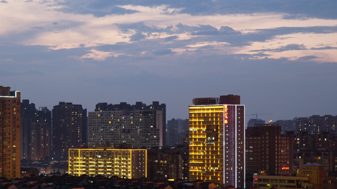 城市空镜延时 白天到黑夜变换