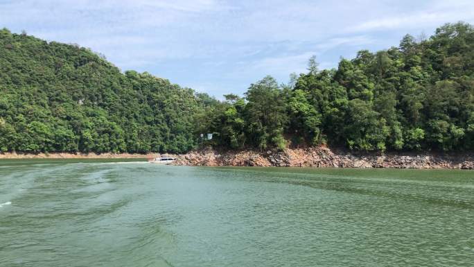 湖泊 游船 青山 阳明湖 绿水