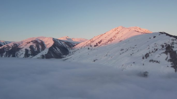 阿勒泰禾木冬季雪景云海