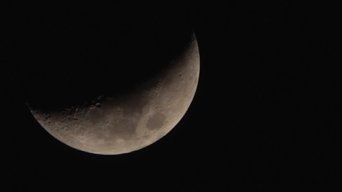 夜晚的月亮月亮特写月有阴晴圆缺月球