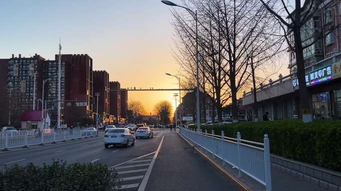 夕阳下的街道