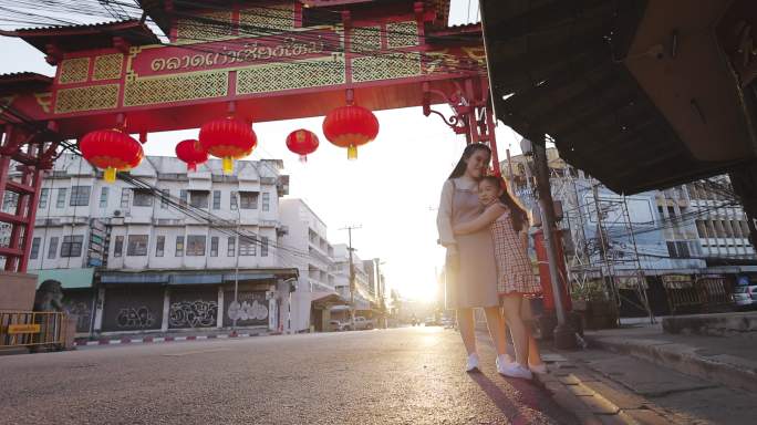 中国春节中国城的亚洲女孩