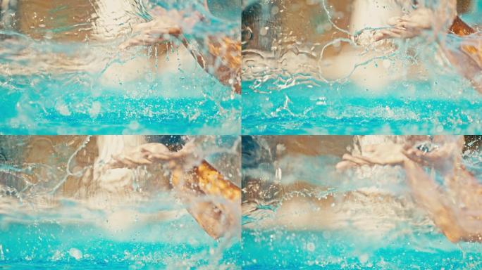 超级斯洛莫：一个不知名的女人在泳池里用手舀水