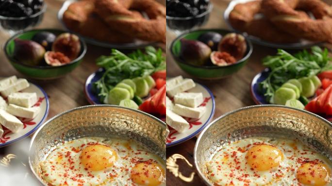 史诗般的土耳其早餐配土耳其红茶