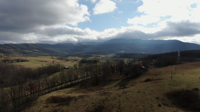 阿勒格尼山橡树唯美风光山坳坳景区河川青山