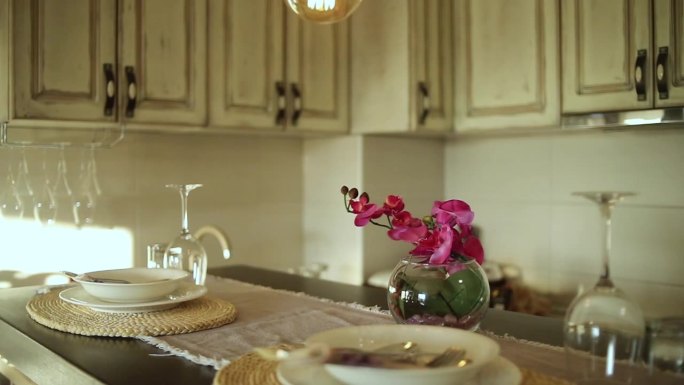 现代公寓——现代公寓，客厅与卫生间风格的现代厨房相结合