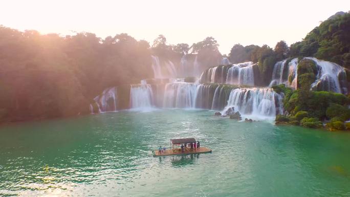 越南曹邦省的班吉奥瀑布，高角度视野