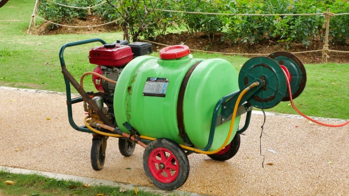 园林护理喷农药机器设备