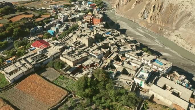 尼泊尔上Mustang Kagbeni村鸟瞰图