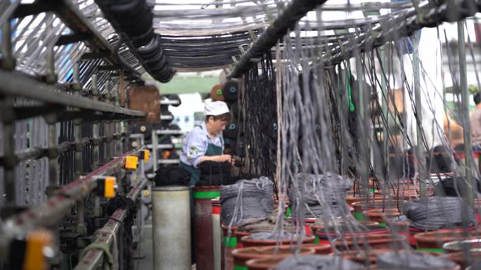 传统纺织产业车间女工毛纺棉纺纺线棉线毛线