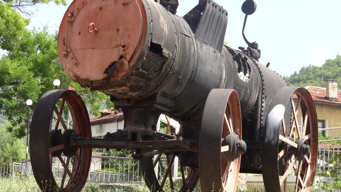 古董蒸汽拖拉机展览品