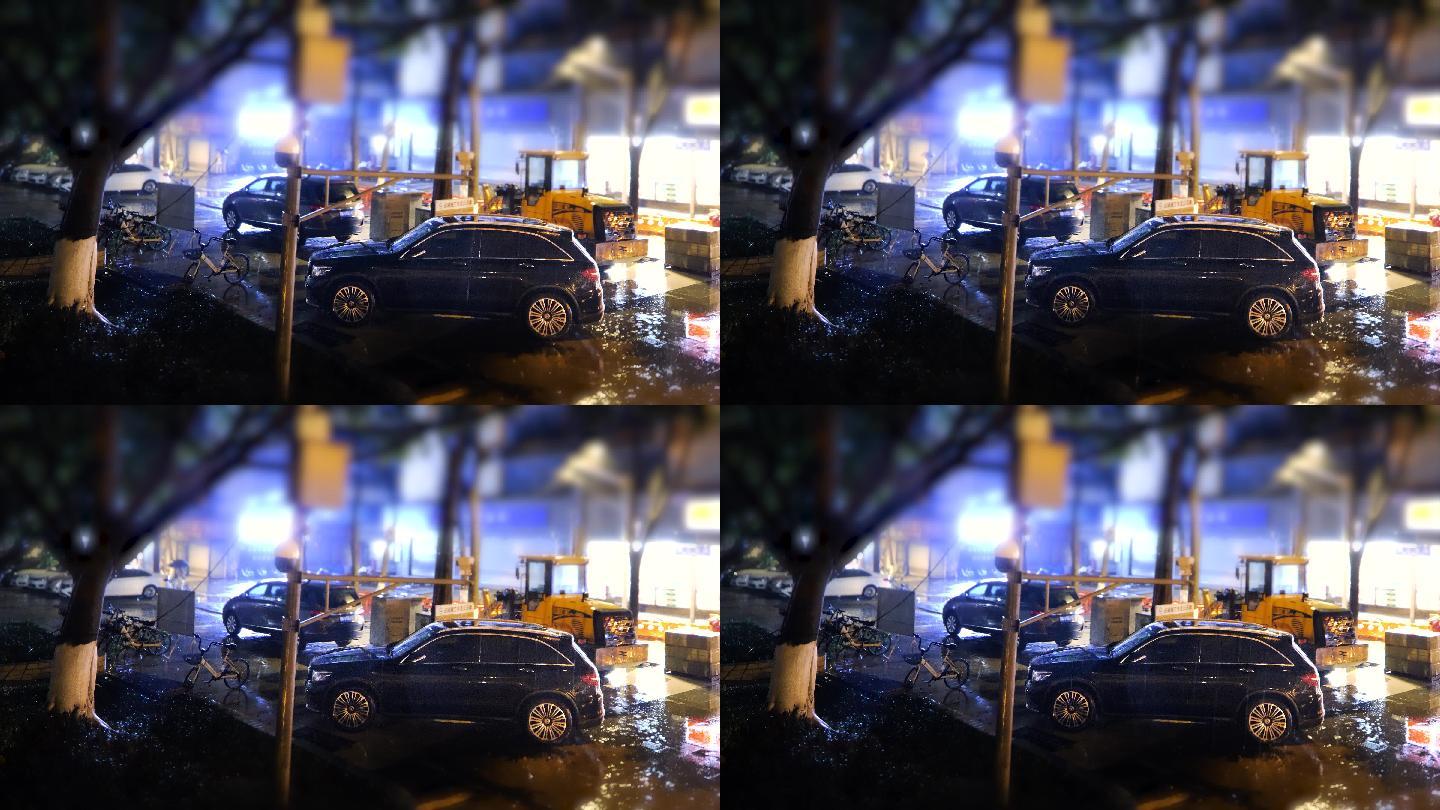 移轴摄影-雨中的奔驰汽车