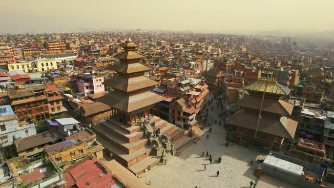 Bhaktapur Durbar广场周围的无人机透视图