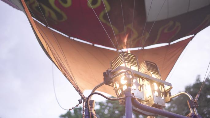 桑塔菲-德-安蒂奥基亚的热气球充气以供家庭娱乐