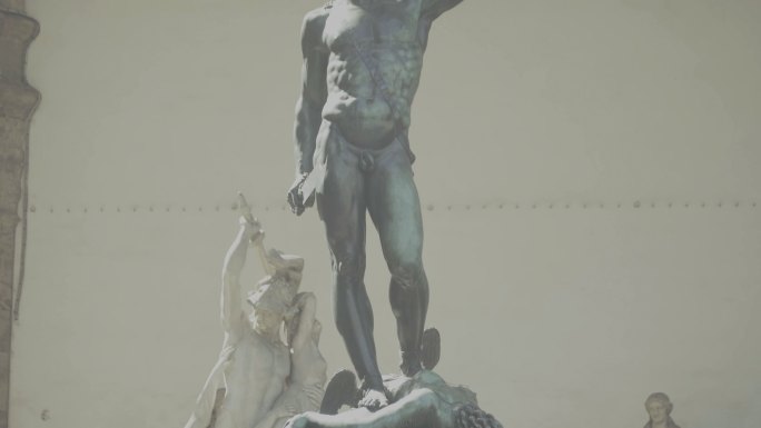 佛罗伦萨西诺里亚广场的雕塑