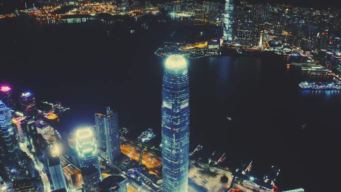 无人机俯瞰香港城、大海、九龙城和香港港
